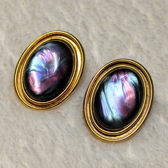 Vintage Goldtone and Faux Black Mother Of Pearl Button Pierced Earrings - Picture 2 of 9